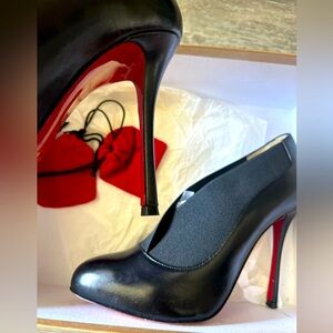 Christian Louboutin Toot Couverte 100 Napa Shiny High Hills Pumps Black 38 (8B)